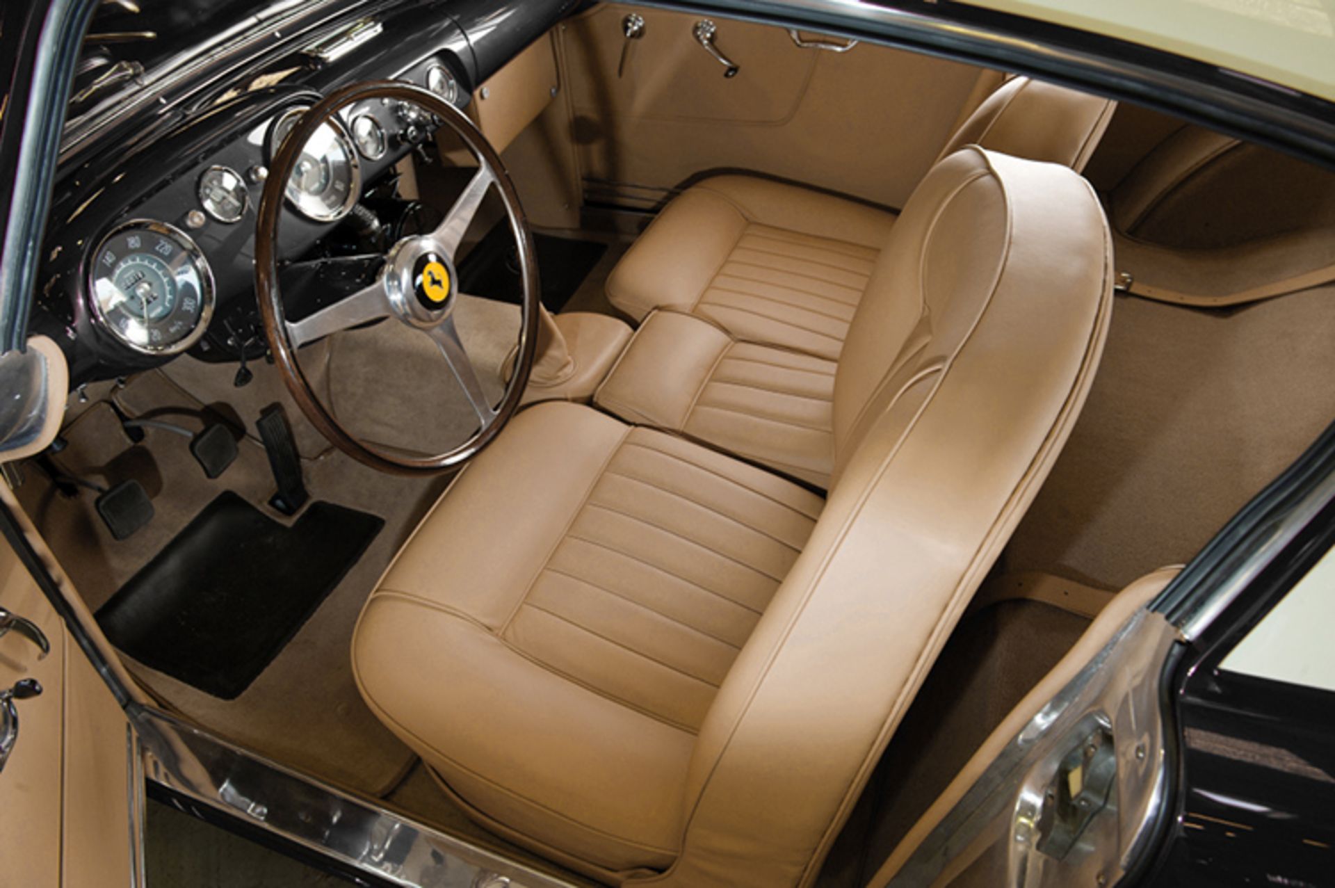 Ferrari classic 250 gt elenna