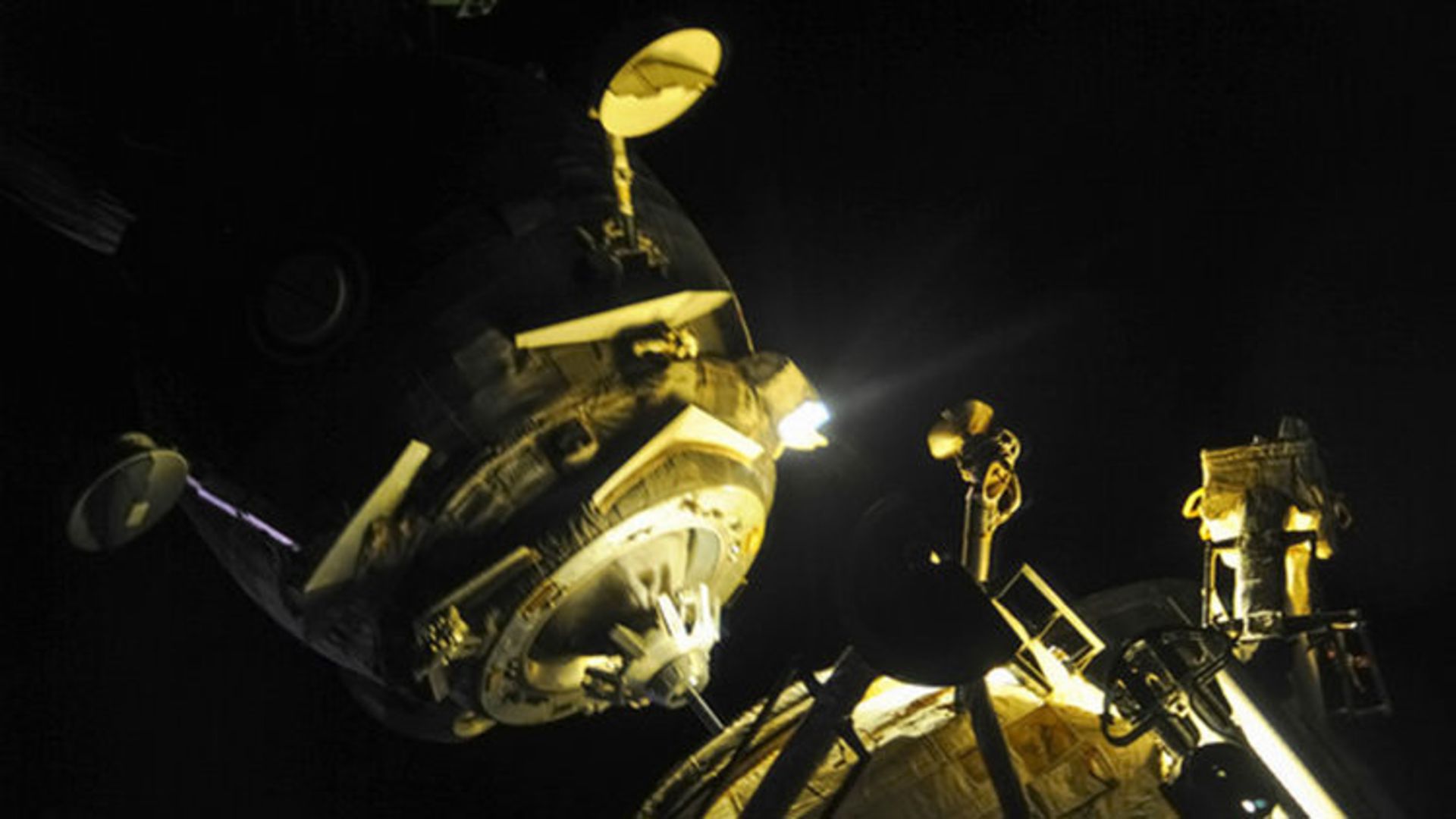 دریچه‌ی اتصال سایوز / Soyuz Docking Port