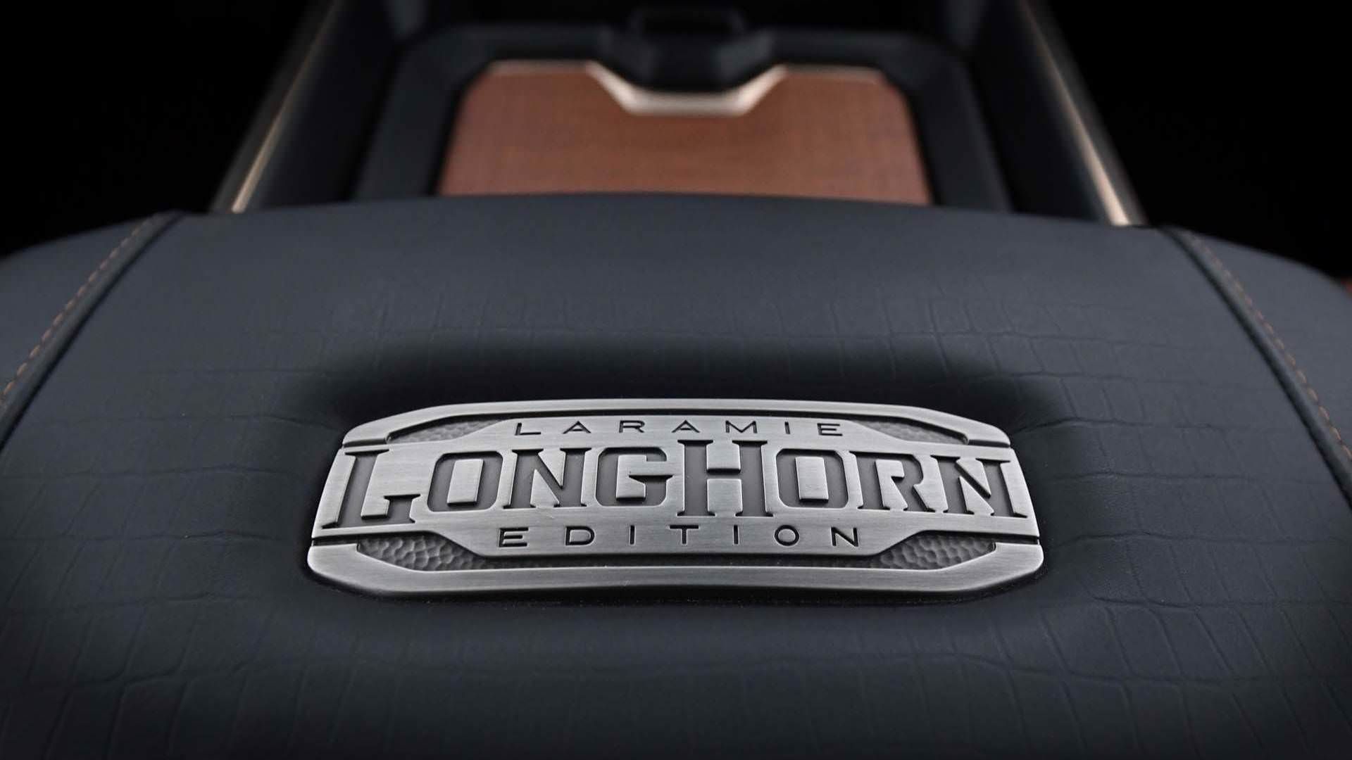 رم 1500 لارامی لانگ‌هورن / ram 