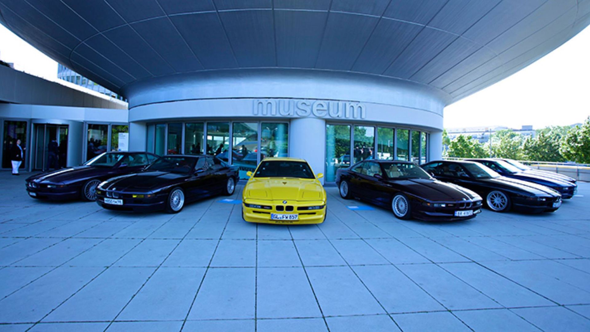 BMW 8 Series / بی ام و سری 8