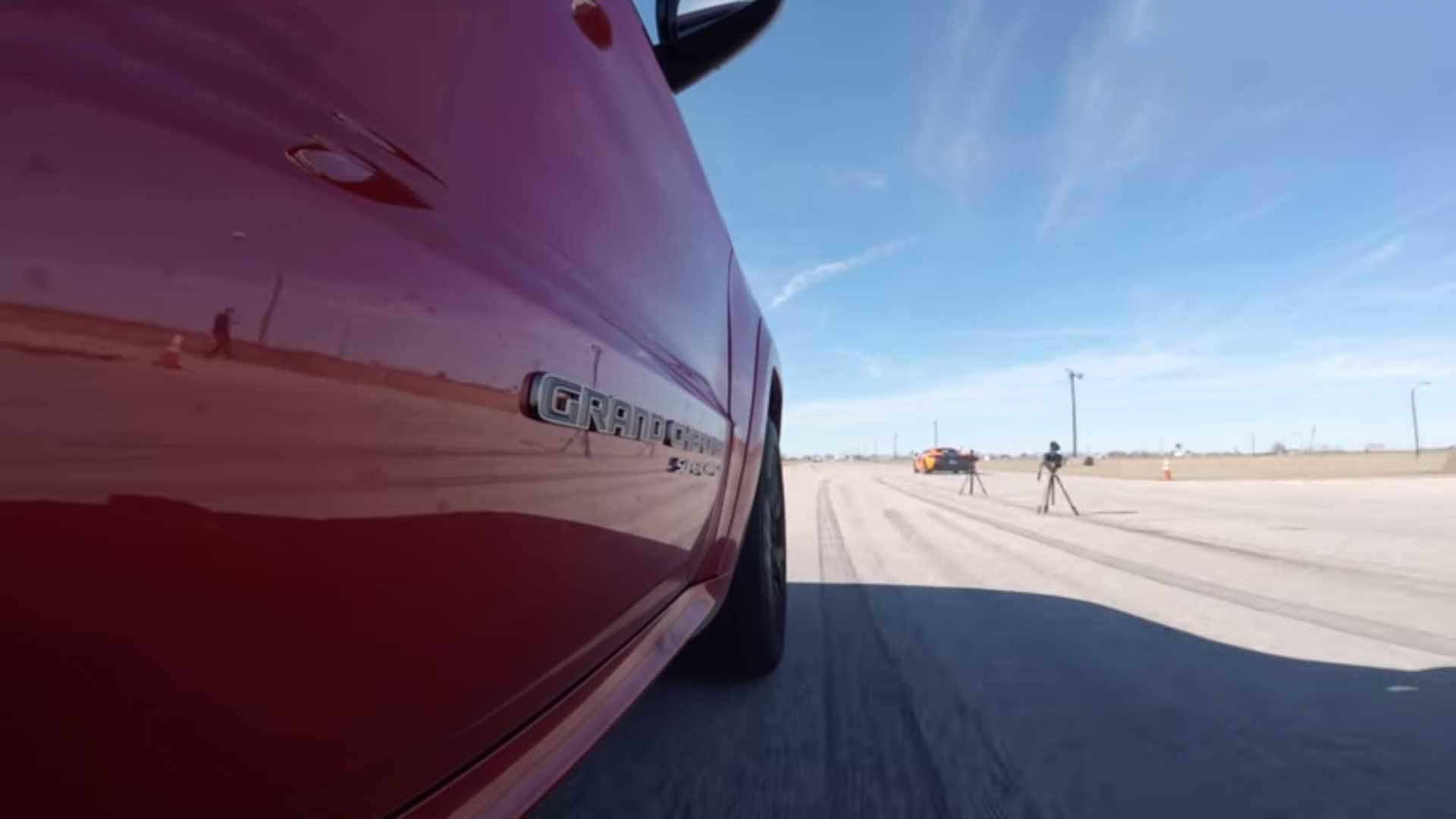 jeep vs mclaren 570S / جیپ گرند چروکی مک‌لارن