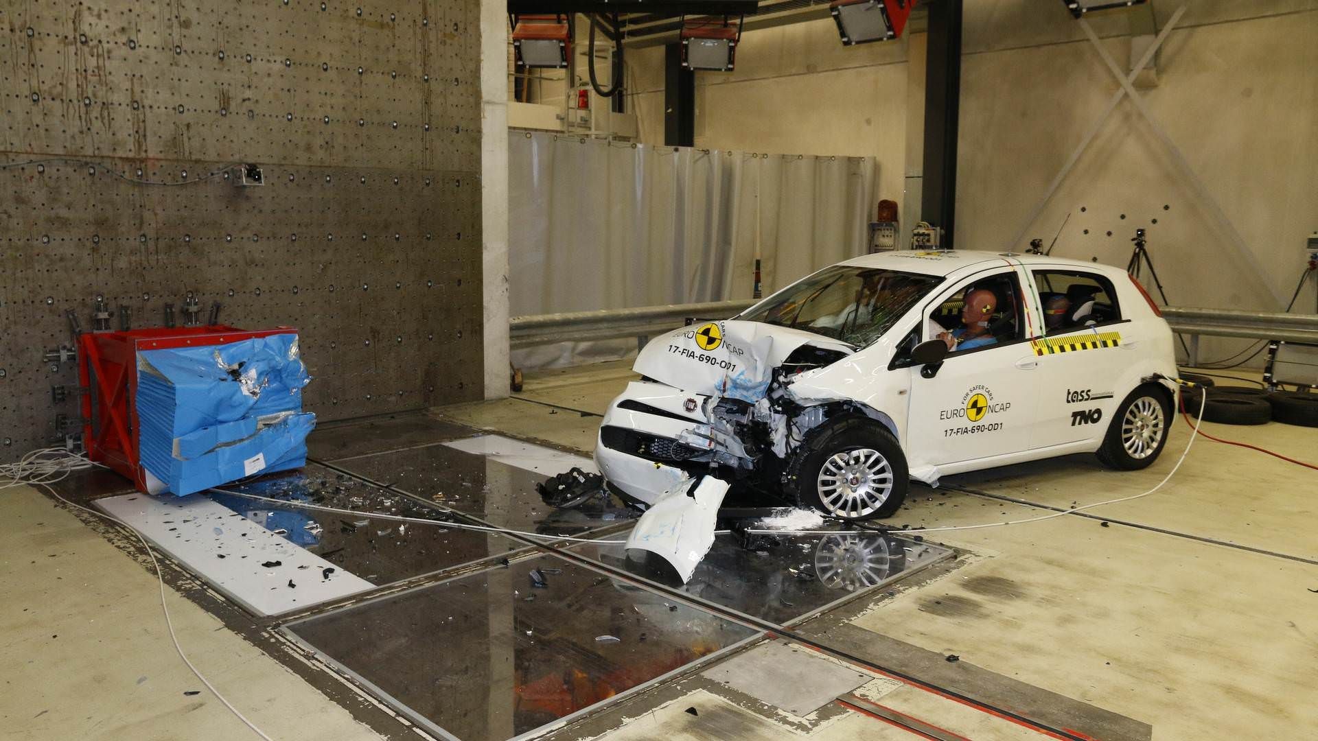 مرجع متخصصين ايران تست تصادف و ايمني خودرو / euro crash & safety test