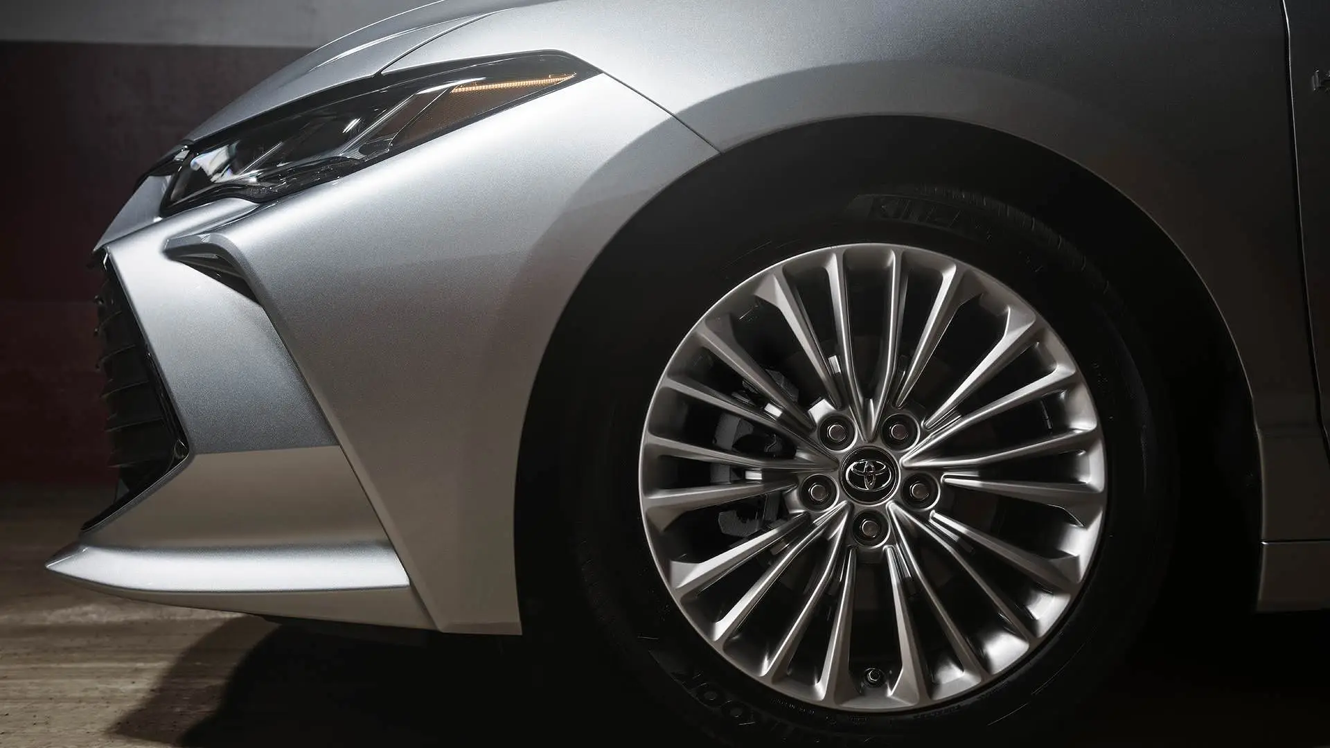 TOYOTA AVALON 2019
