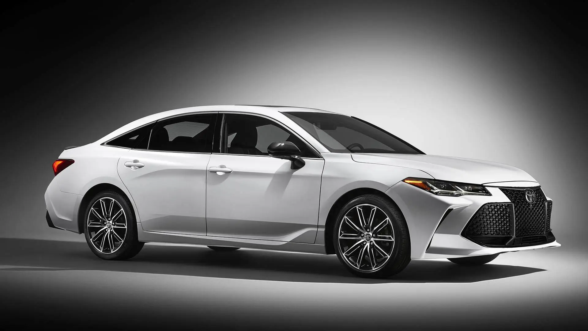 TOYOTA AVALON 2019