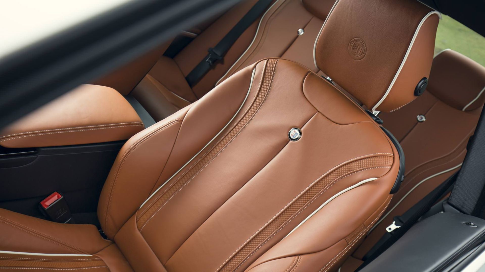 Alpina B4 S  /آلپینا