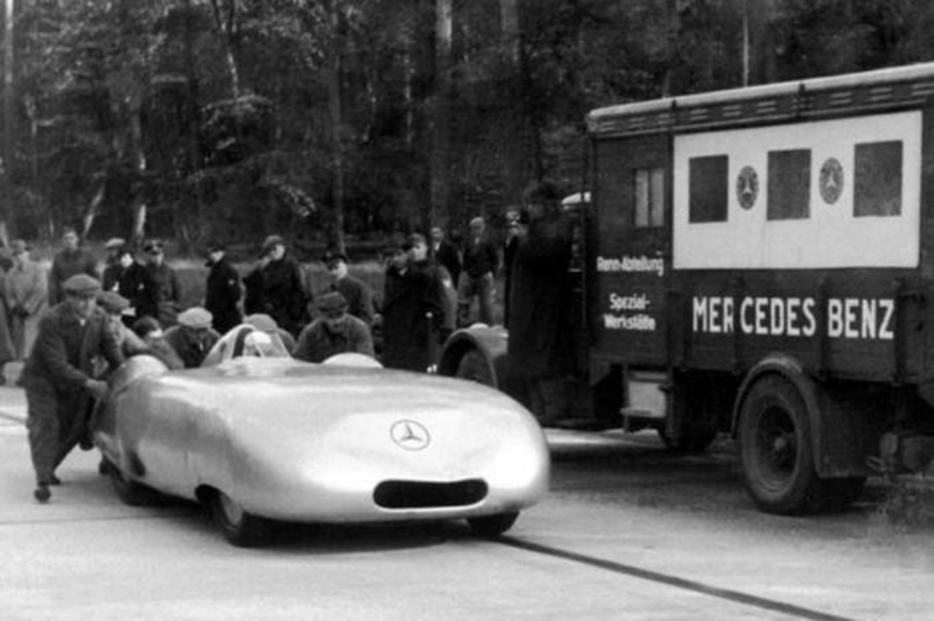 مرسدس بنز W125