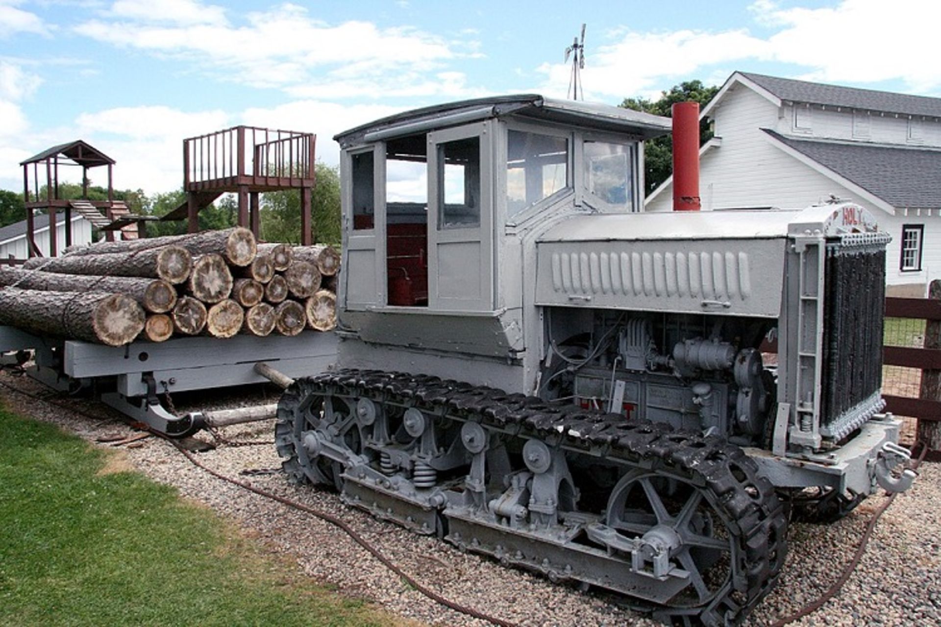 تراکتور هولت