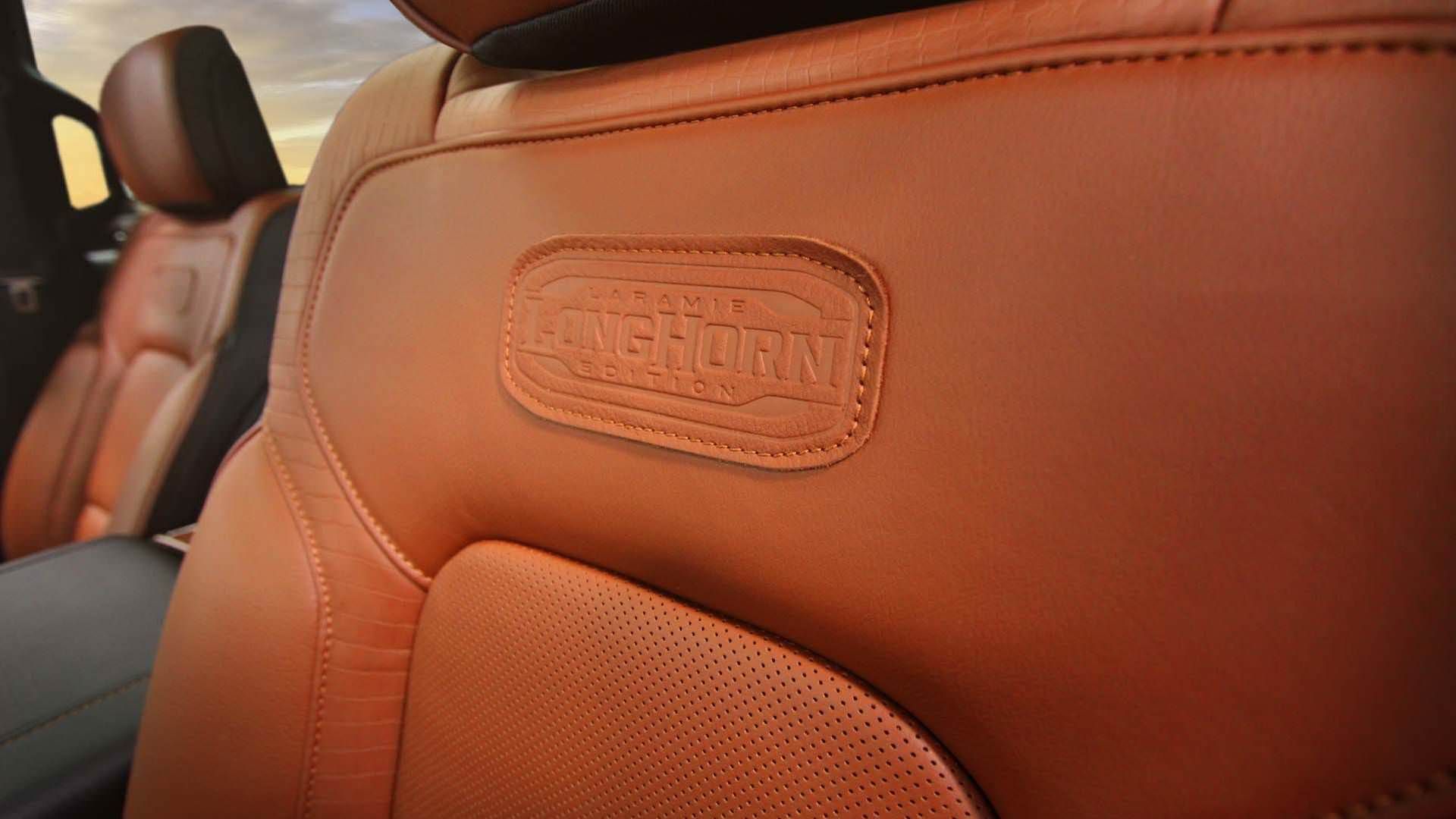 رم 1500 لارامی لانگ‌هورن / ram 