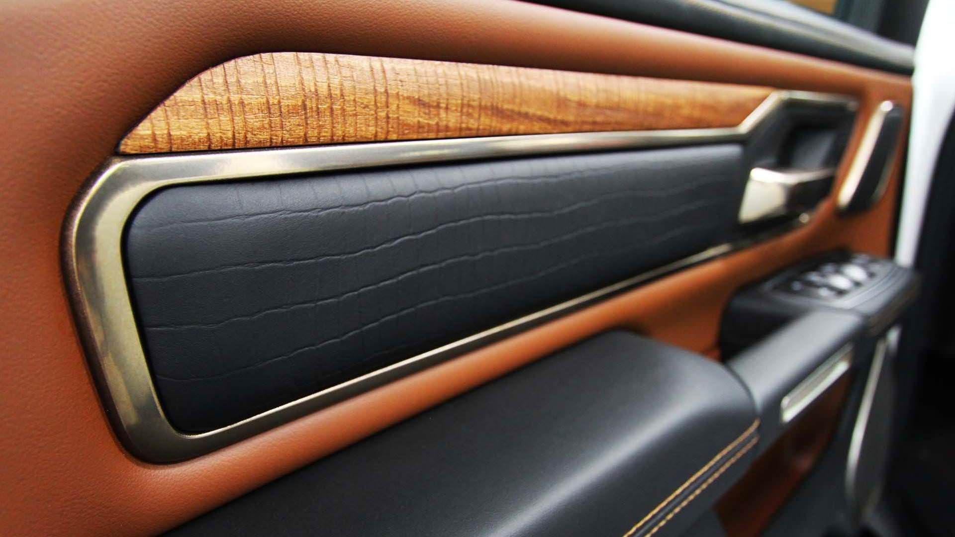 رم 1500 لارامی لانگ‌هورن / ram 