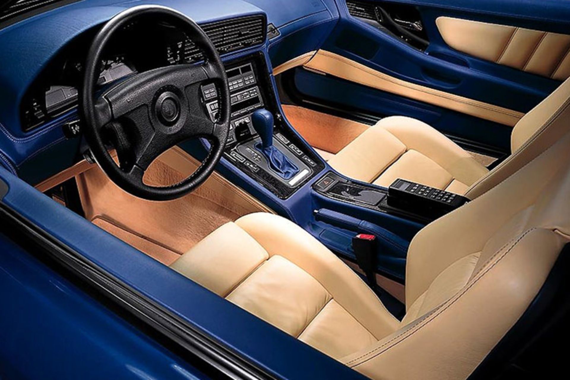 BMW 8 Series / بی ام و سری 8