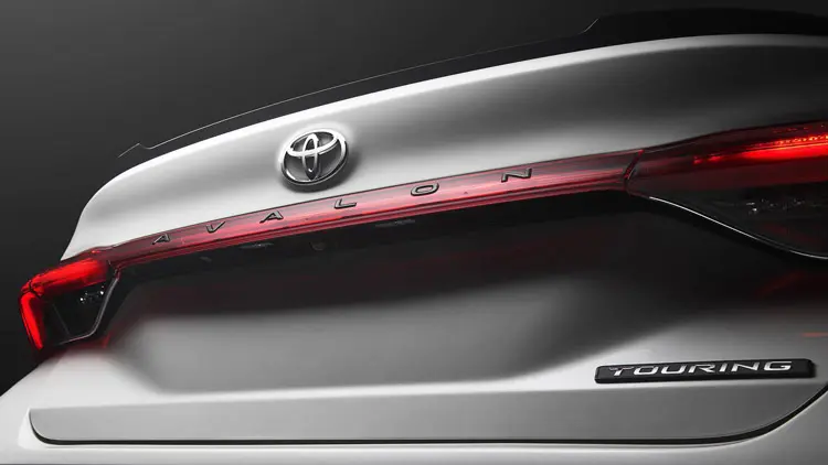 TOYOTA AVALON 2019