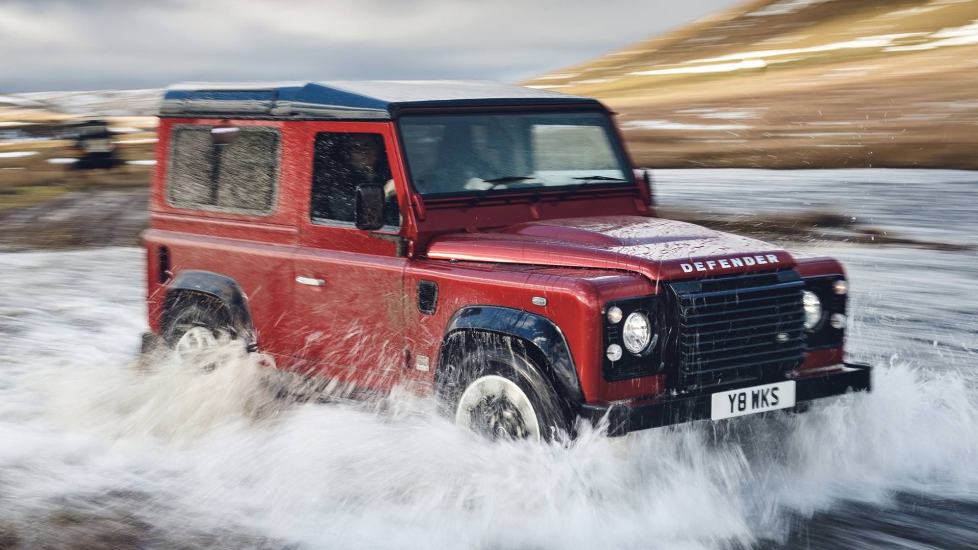 Land Rover Defender Works V8 / لندرور دینفدر