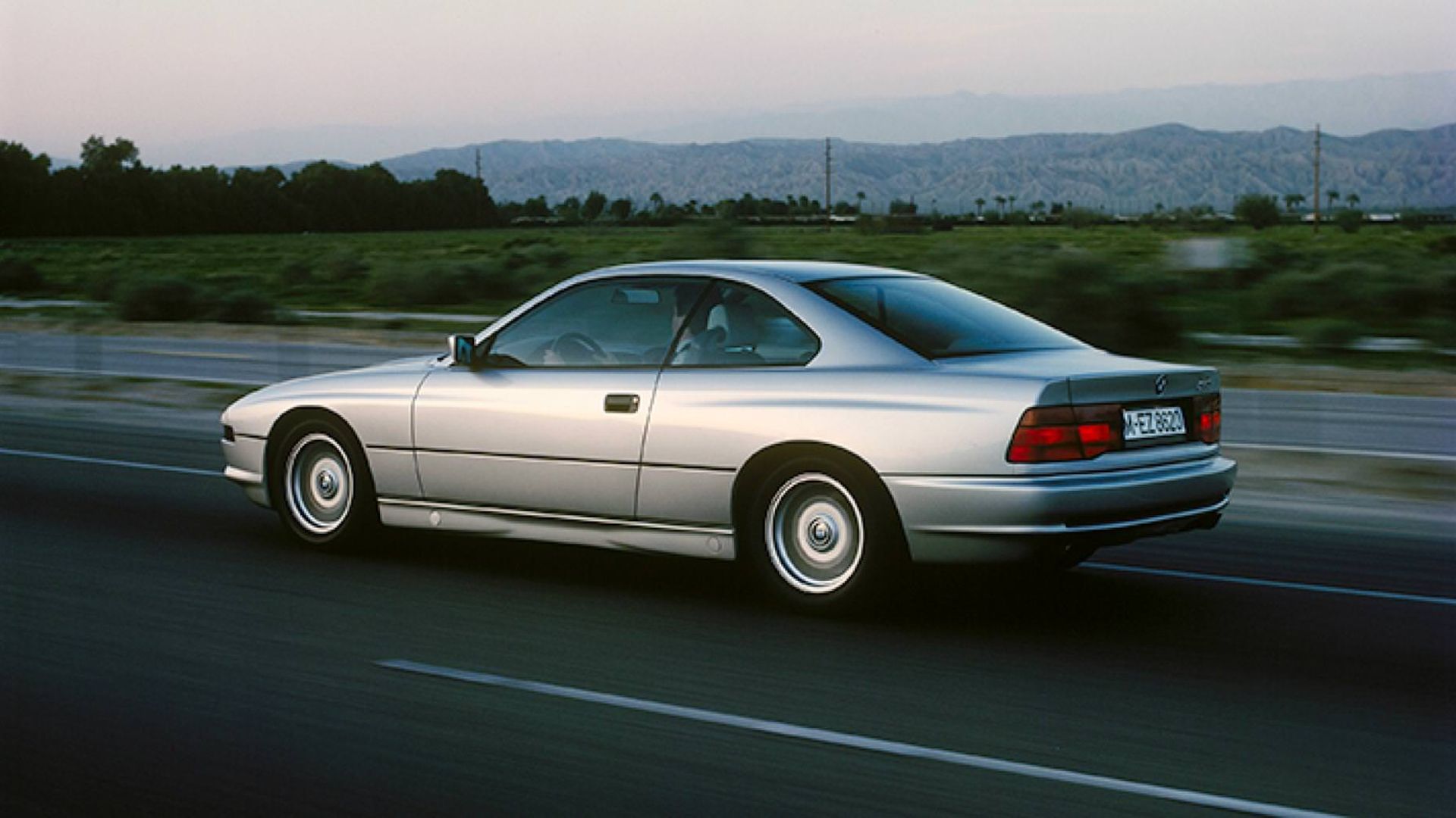 BMW 8 Series / بی ام و سری 8