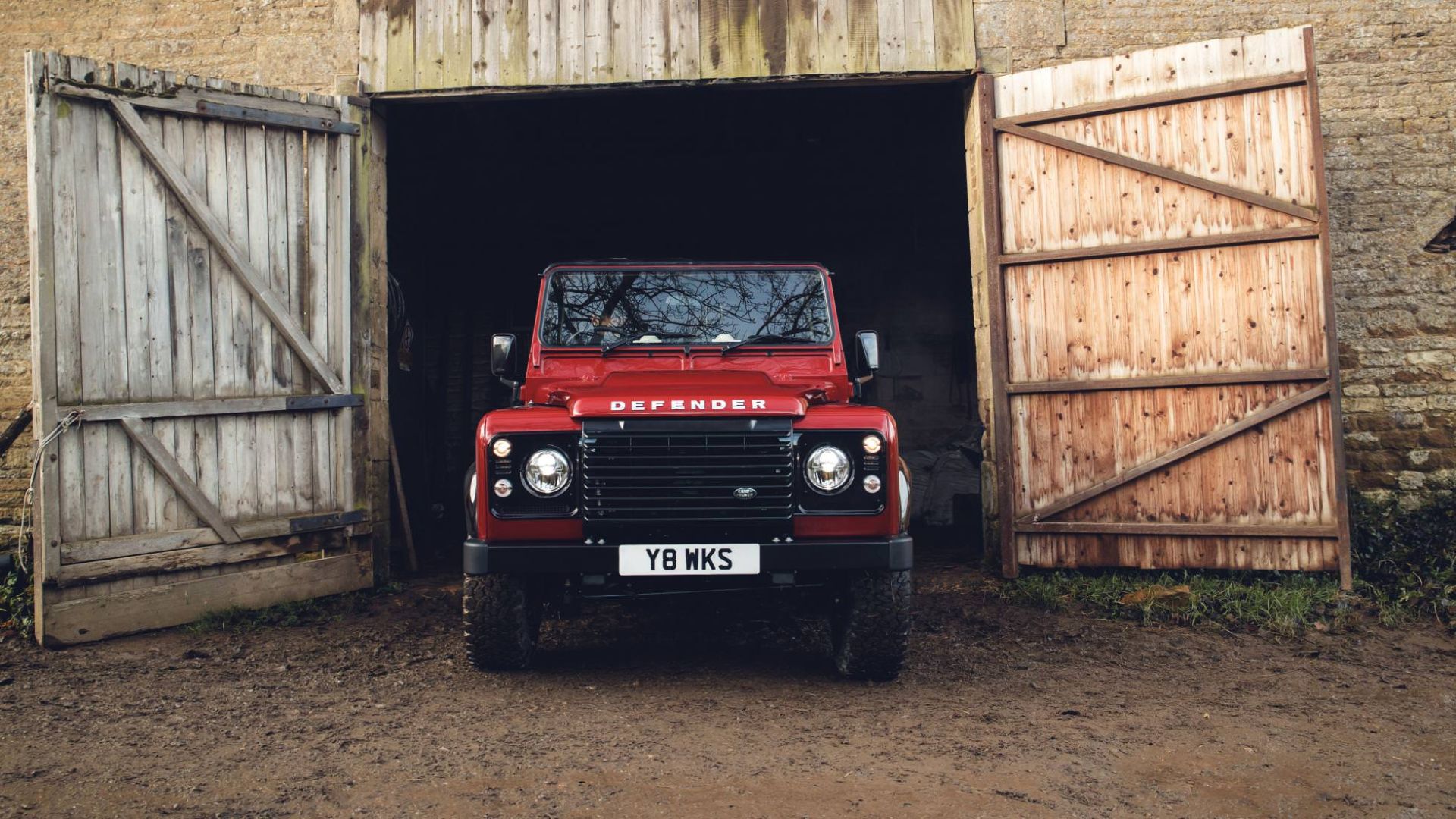 Land Rover Defender Works V8 / لندرور دینفدر