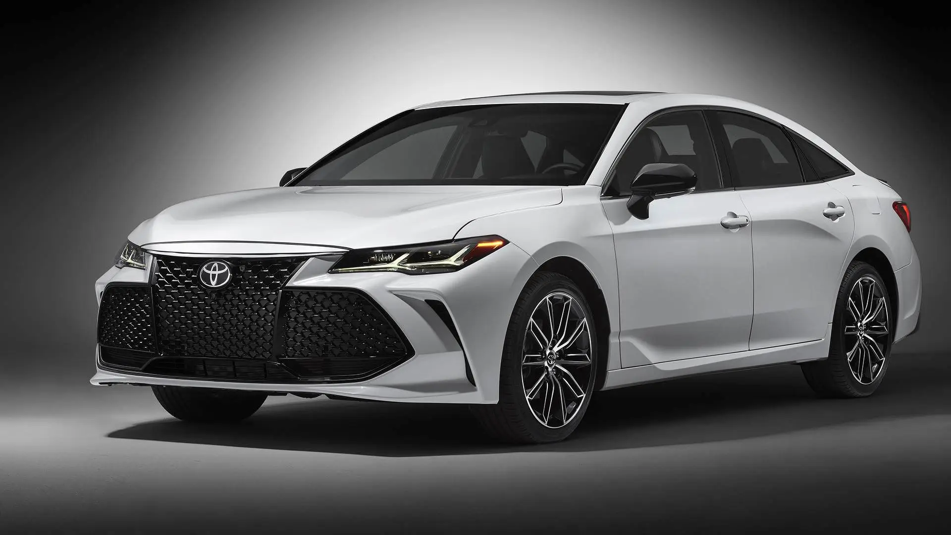 TOYOTA AVALON 2019
