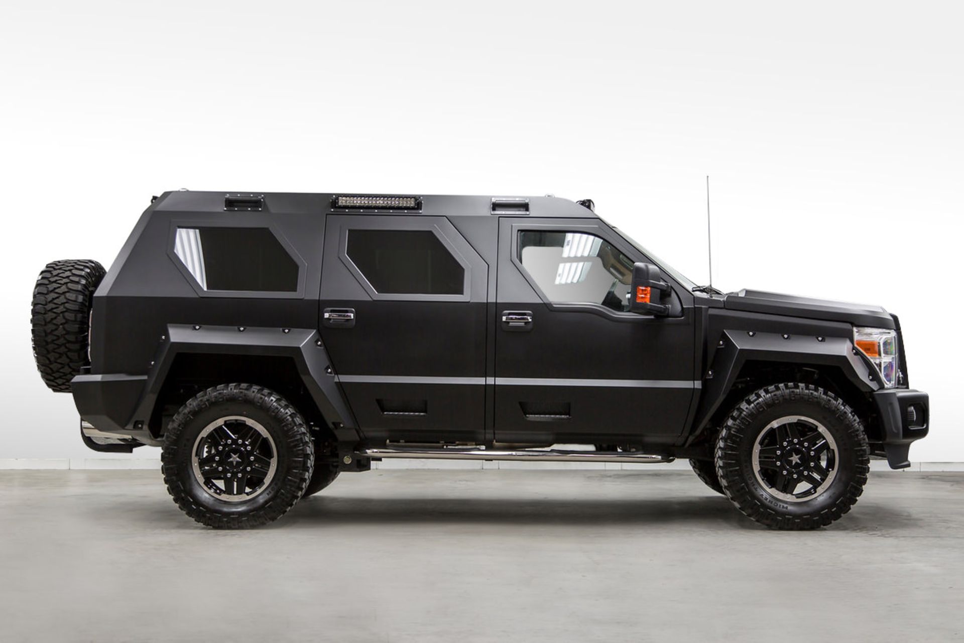 راینو / Rhino GX Executive