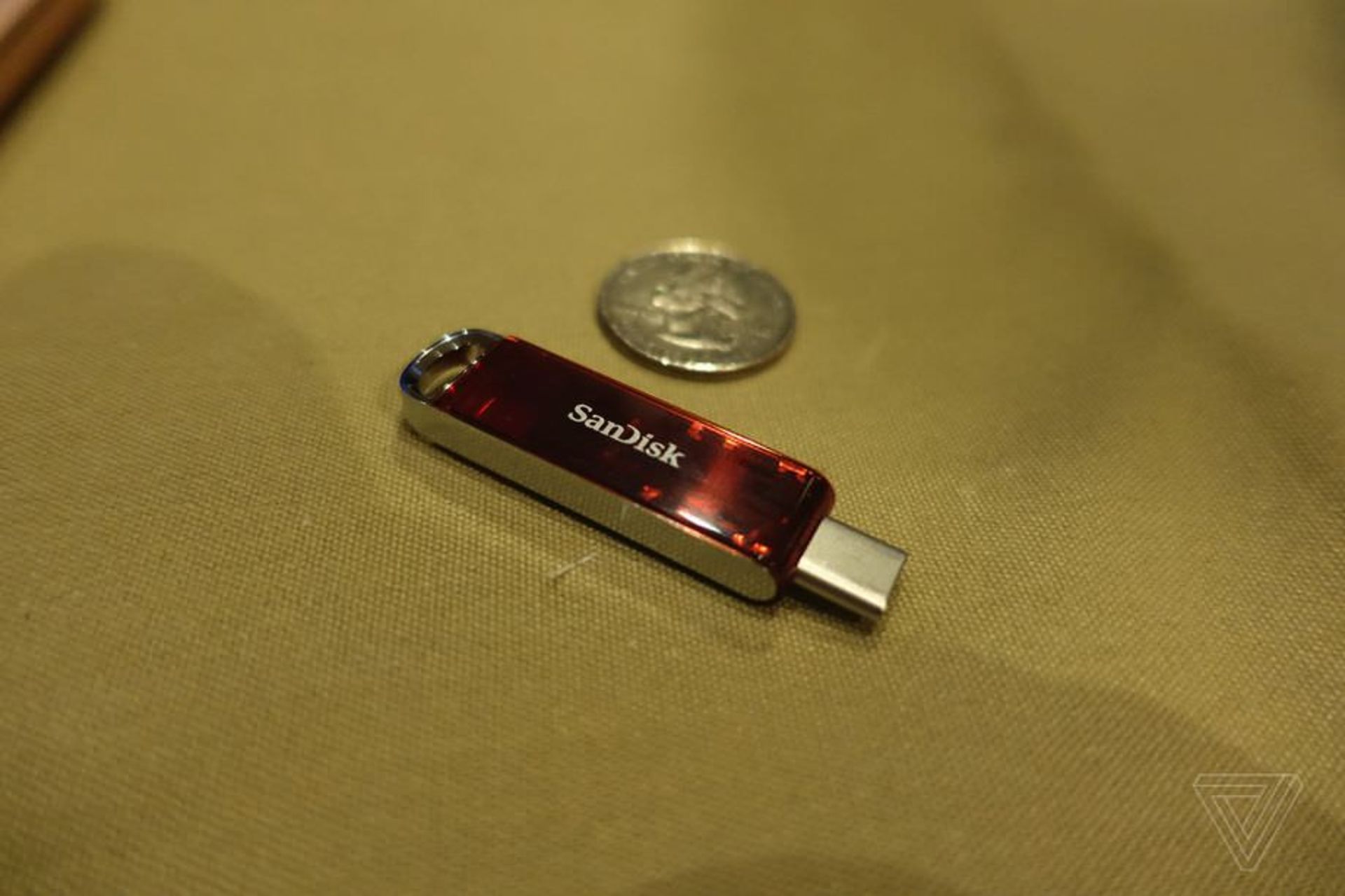SanDisk 1T USB-C flash drive