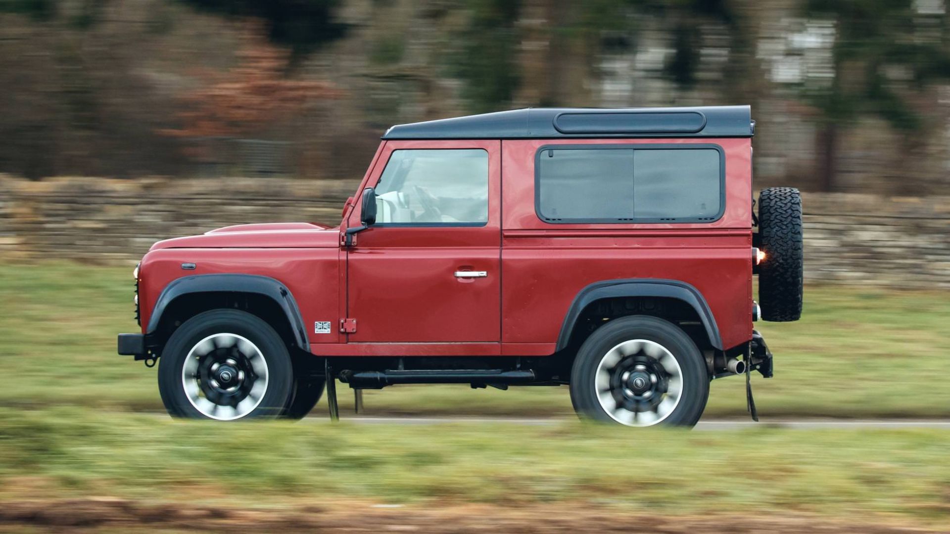 Land Rover Defender Works V8 / لندرور دینفدر