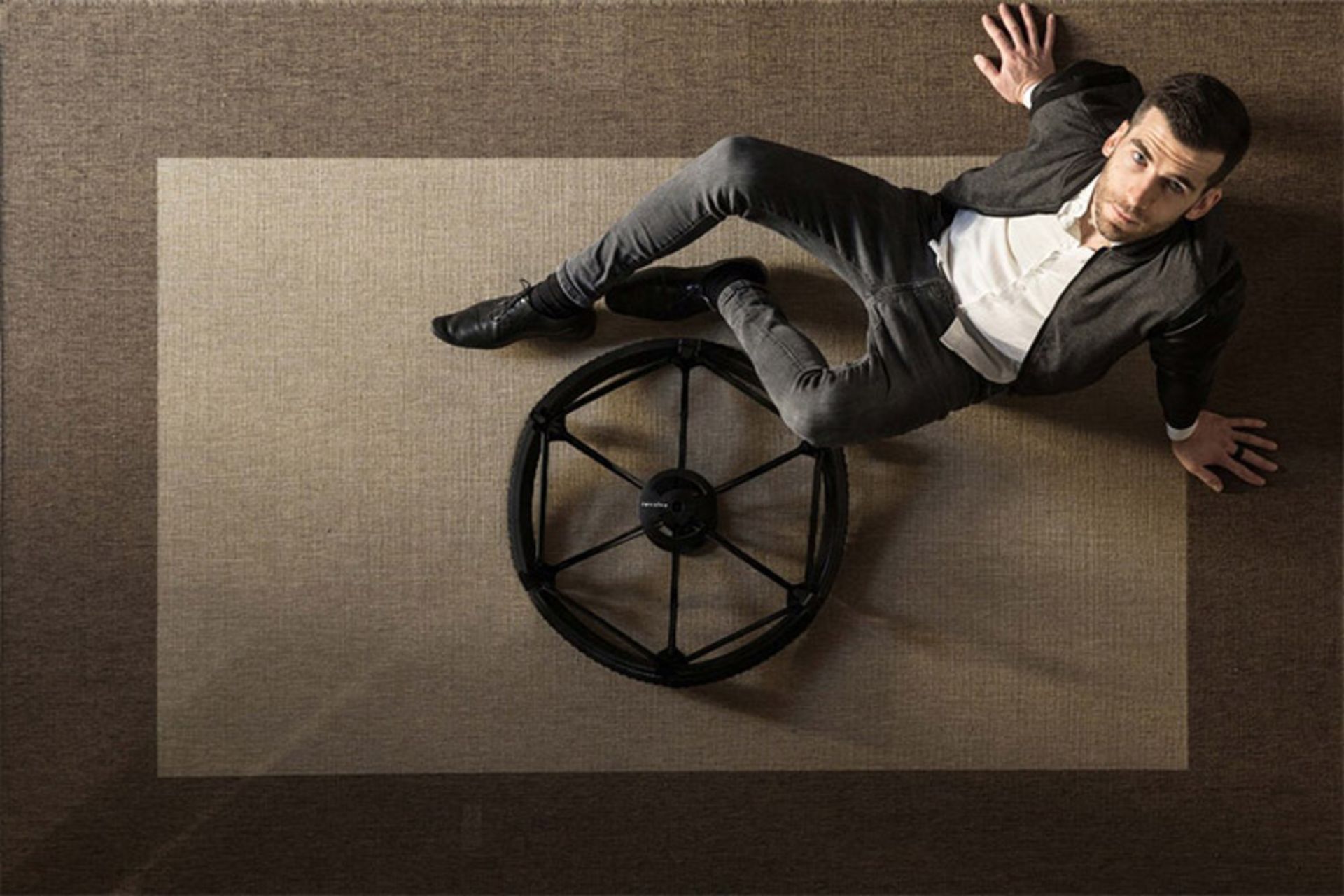 چرخ تاشو ریوالو