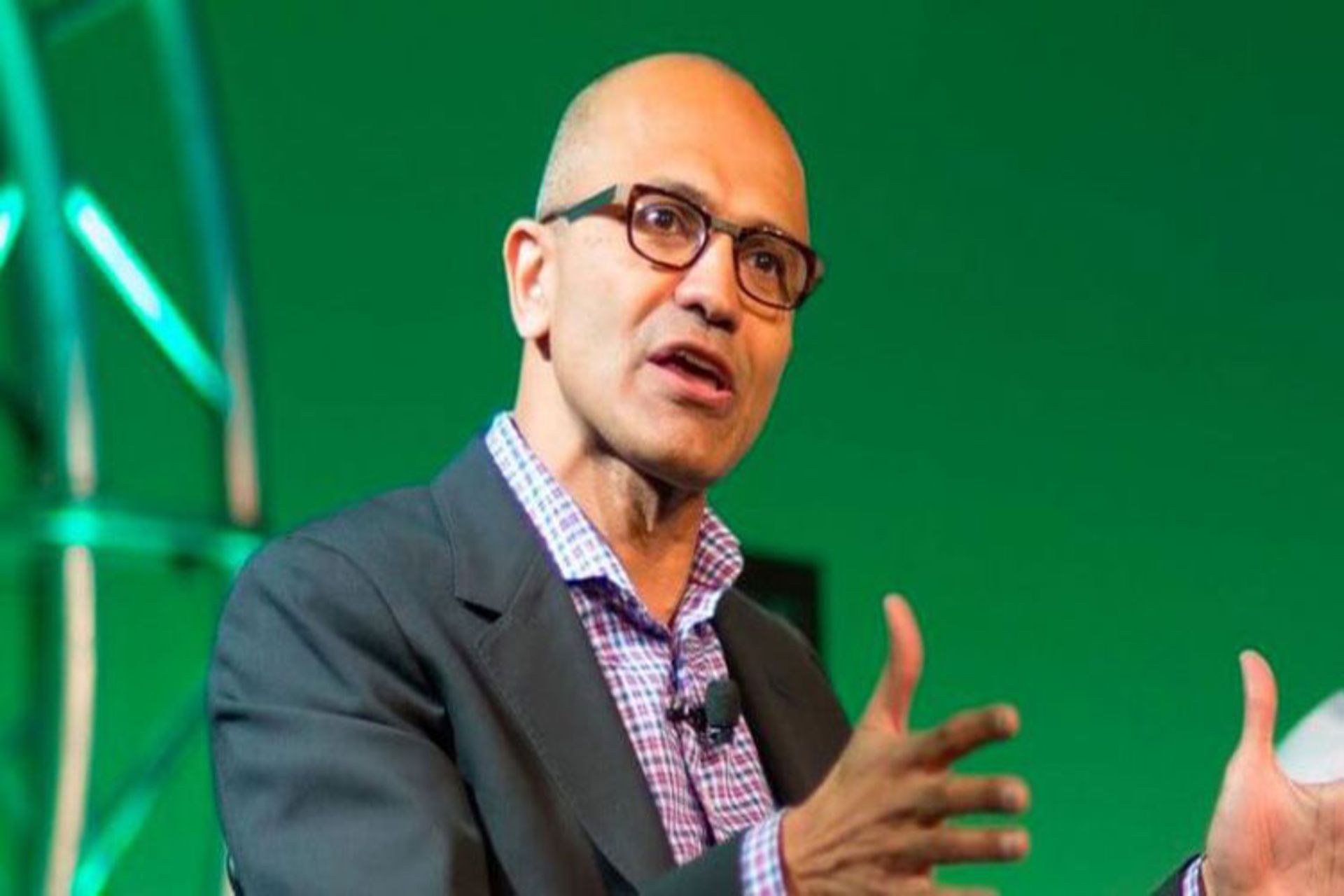 ساتیا نادلا