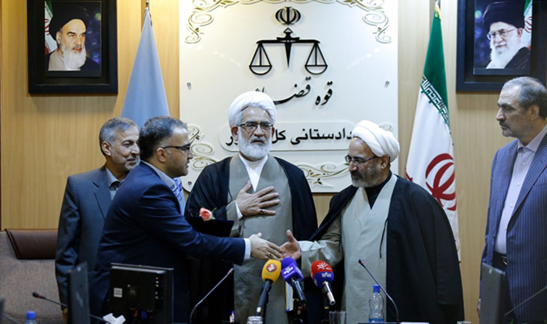 منتظری و جاویدنیا