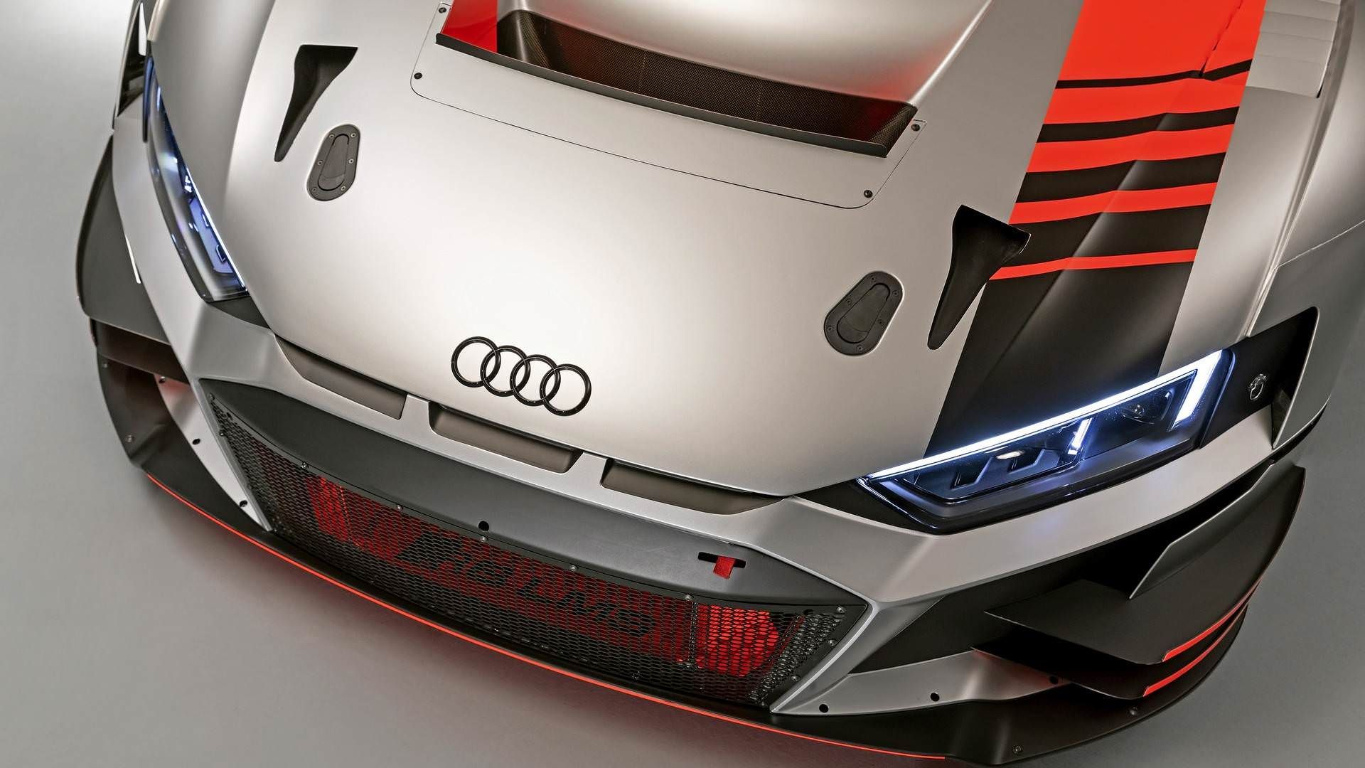 Audi R8 LMS GT3 / خودروی مسابقه‌ای آئودی R8 LMS GT3