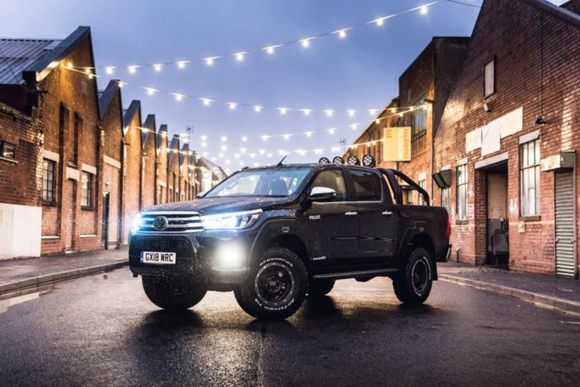 HiLux Invicible 50