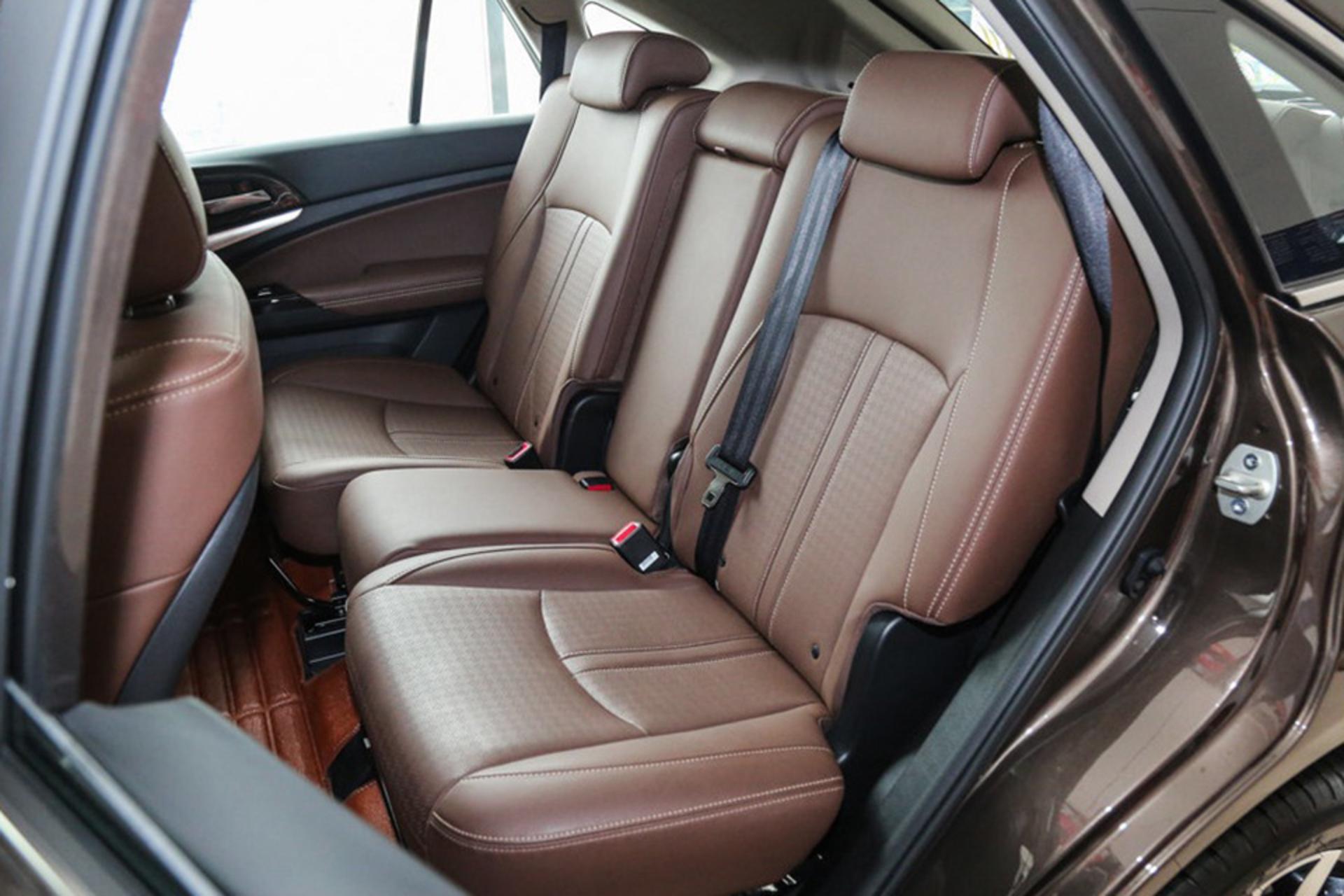 BYD S7