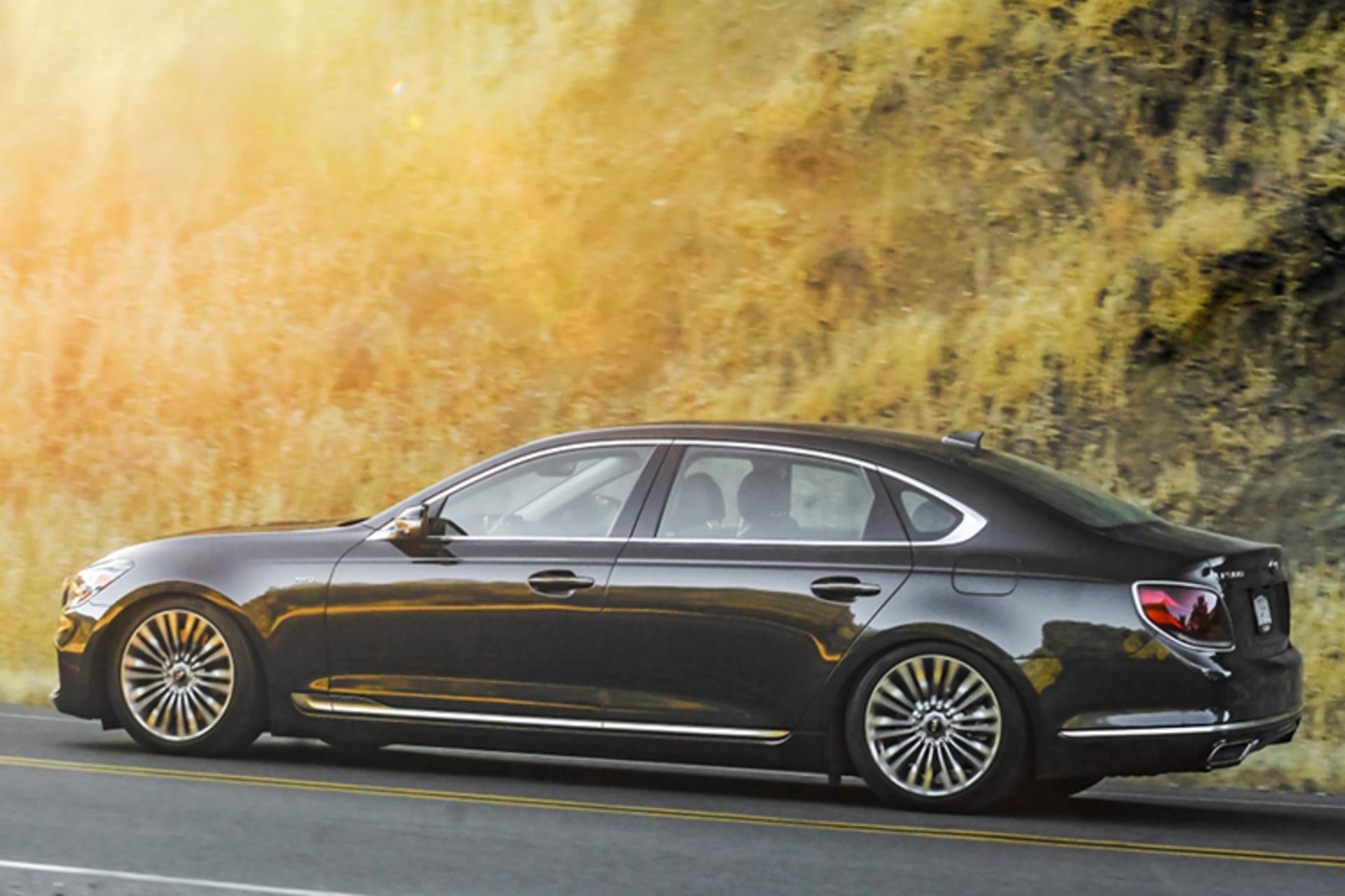 KIA K900