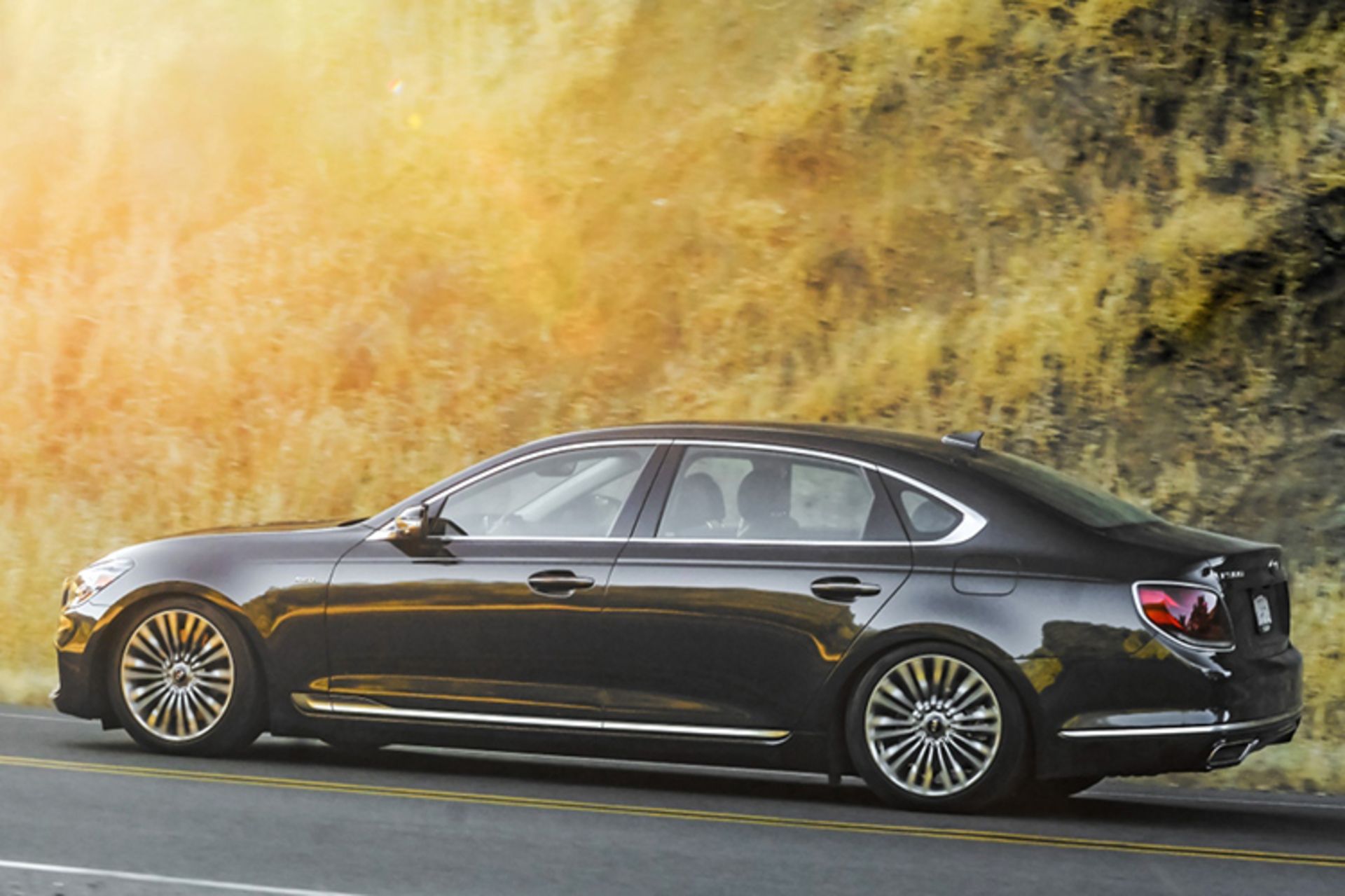 KIA K900