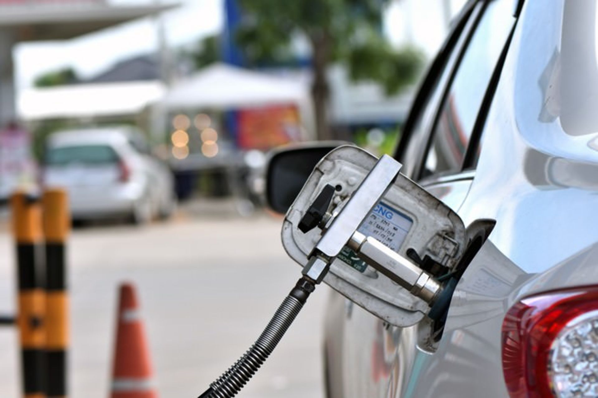 خودروی دوگانه‌سوز CNG گاز طبیعی 