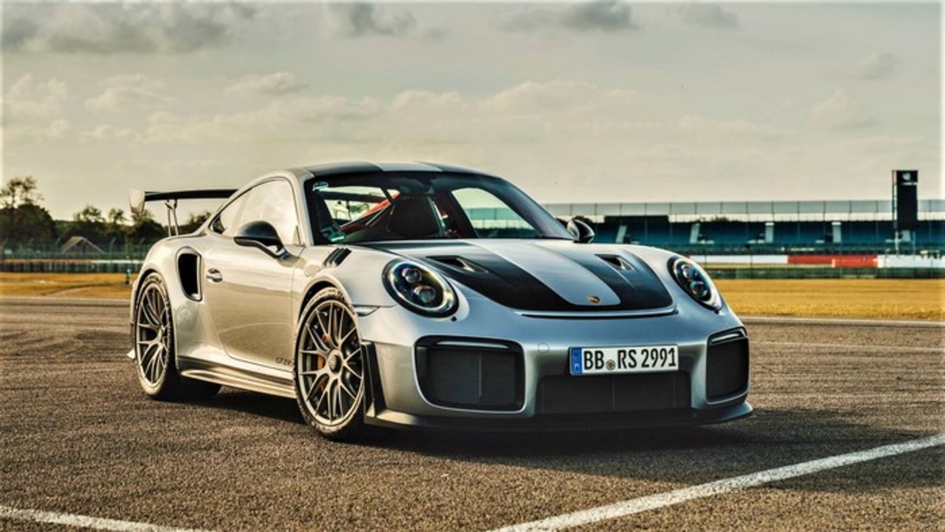 Porsche 911 GT2 RS