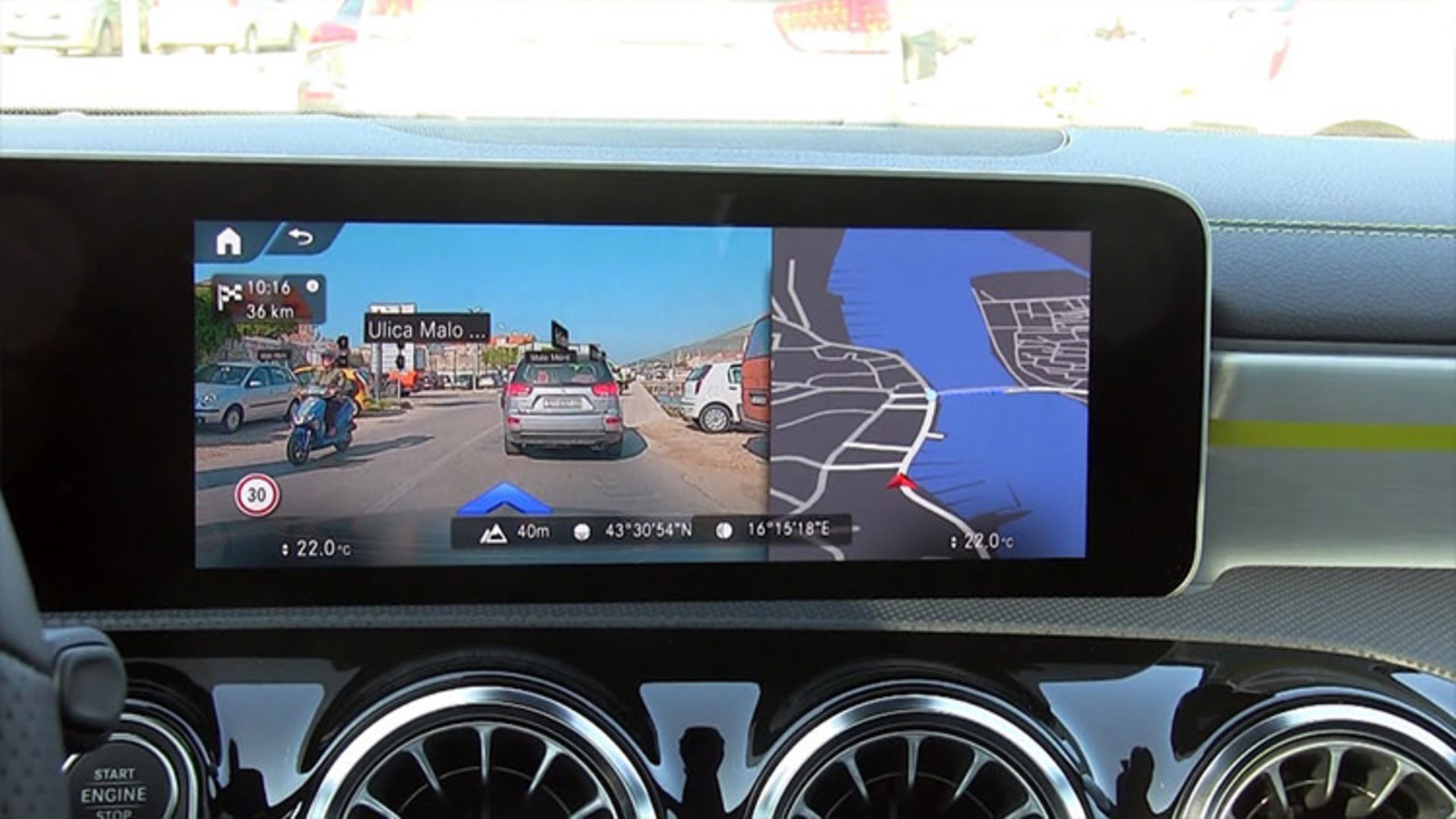 Mercedes Benz MBUX Infotaiment