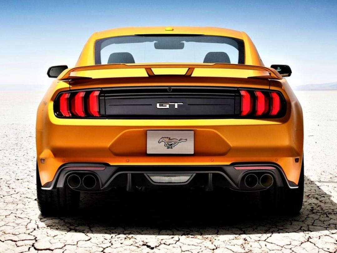 FORD MUSTANG GT