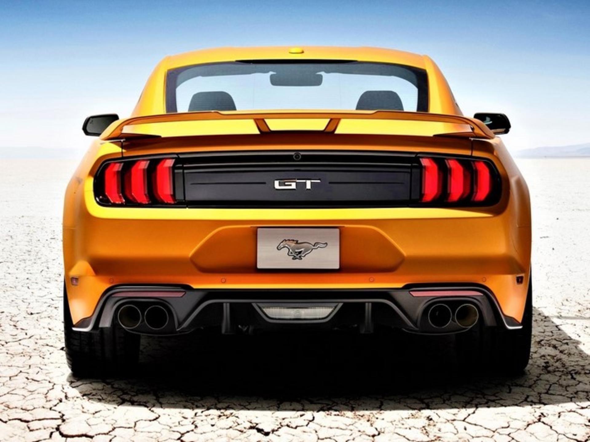 FORD MUSTANG GT
