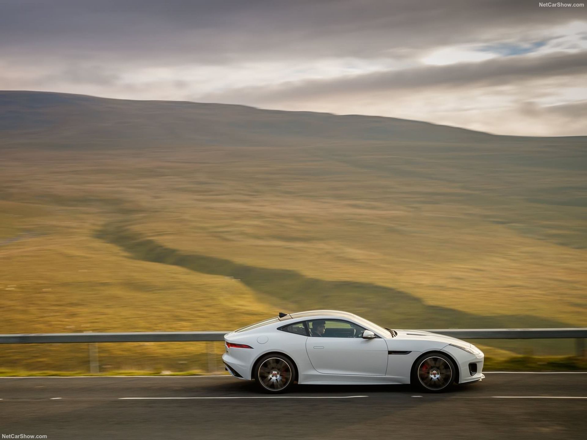 Jaguar F-Type Chequered Flag Edition