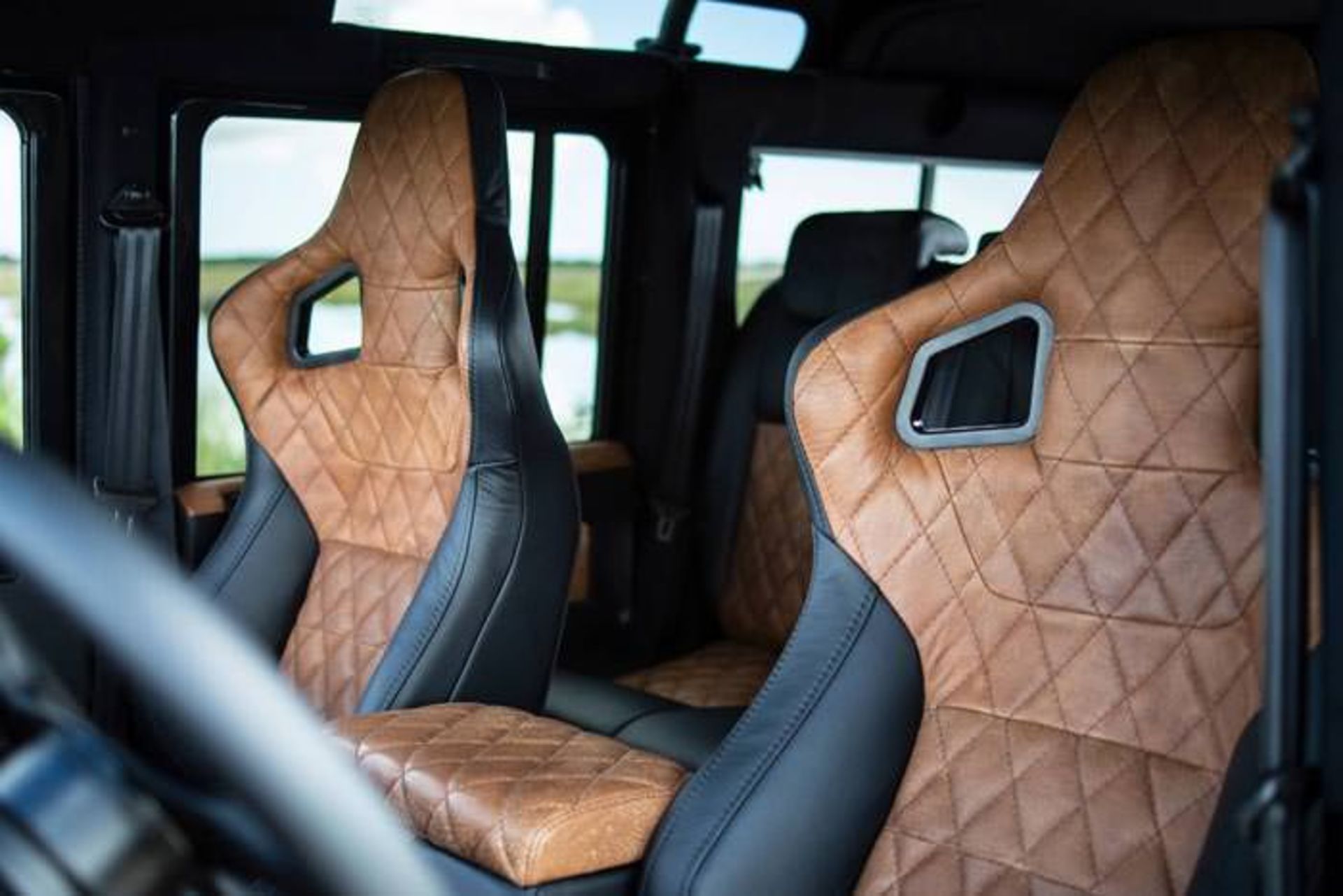 Land-Rover Defender ECD