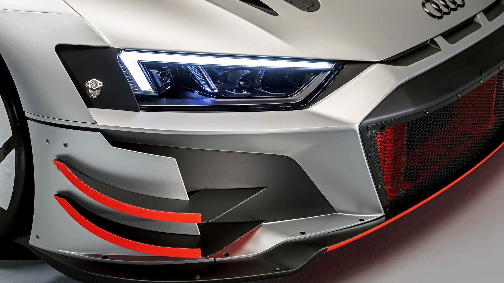 Audi R8 LMS GT3 / خودروی مسابقه‌ای آئودی R8 LMS GT3