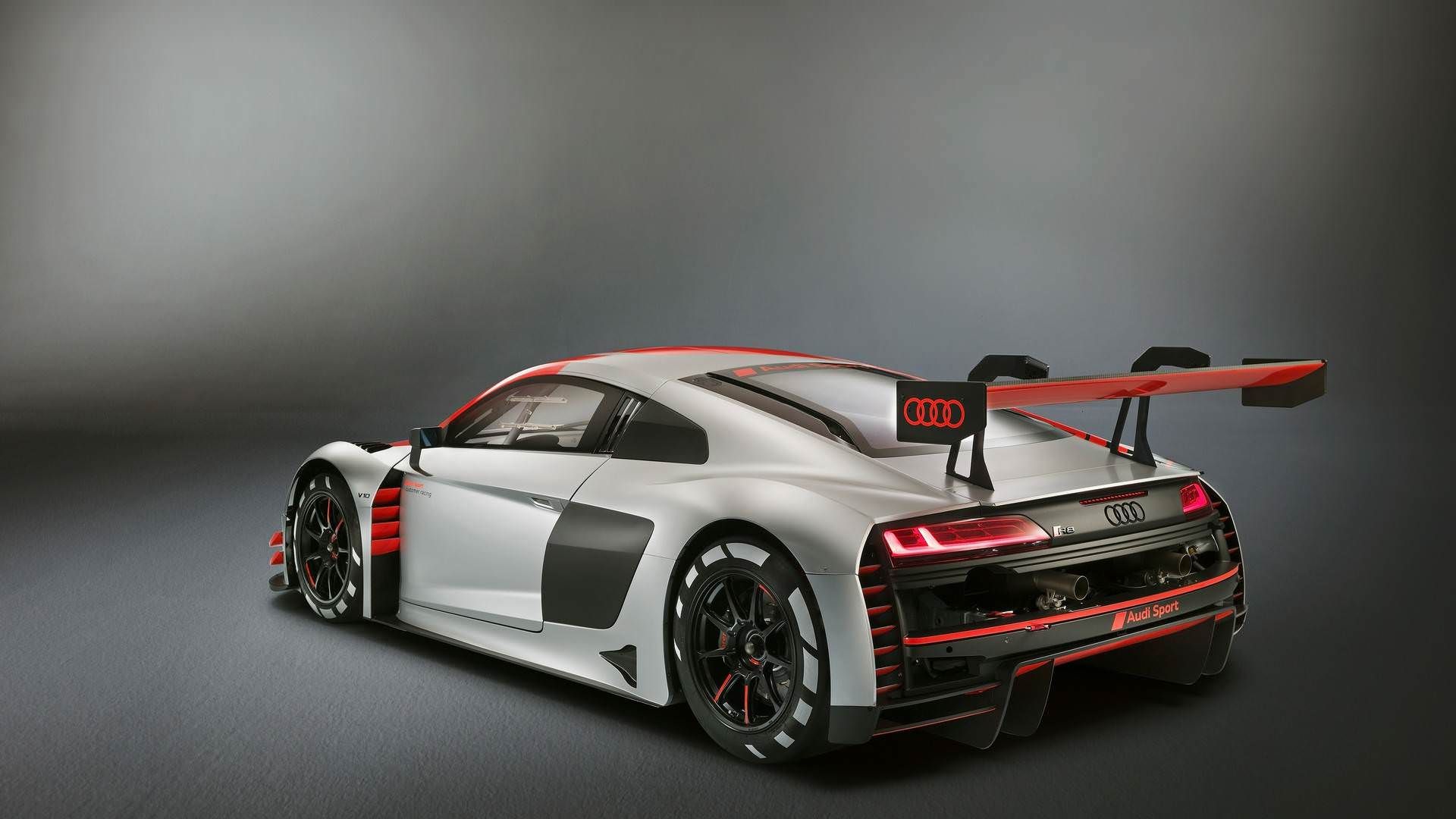 Audi R8 LMS GT3 / خودروی مسابقه‌ای آئودی R8 LMS GT3