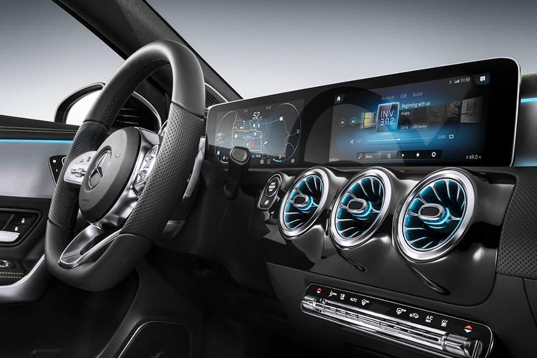 Mercedes Benz MBUX Infotaiment