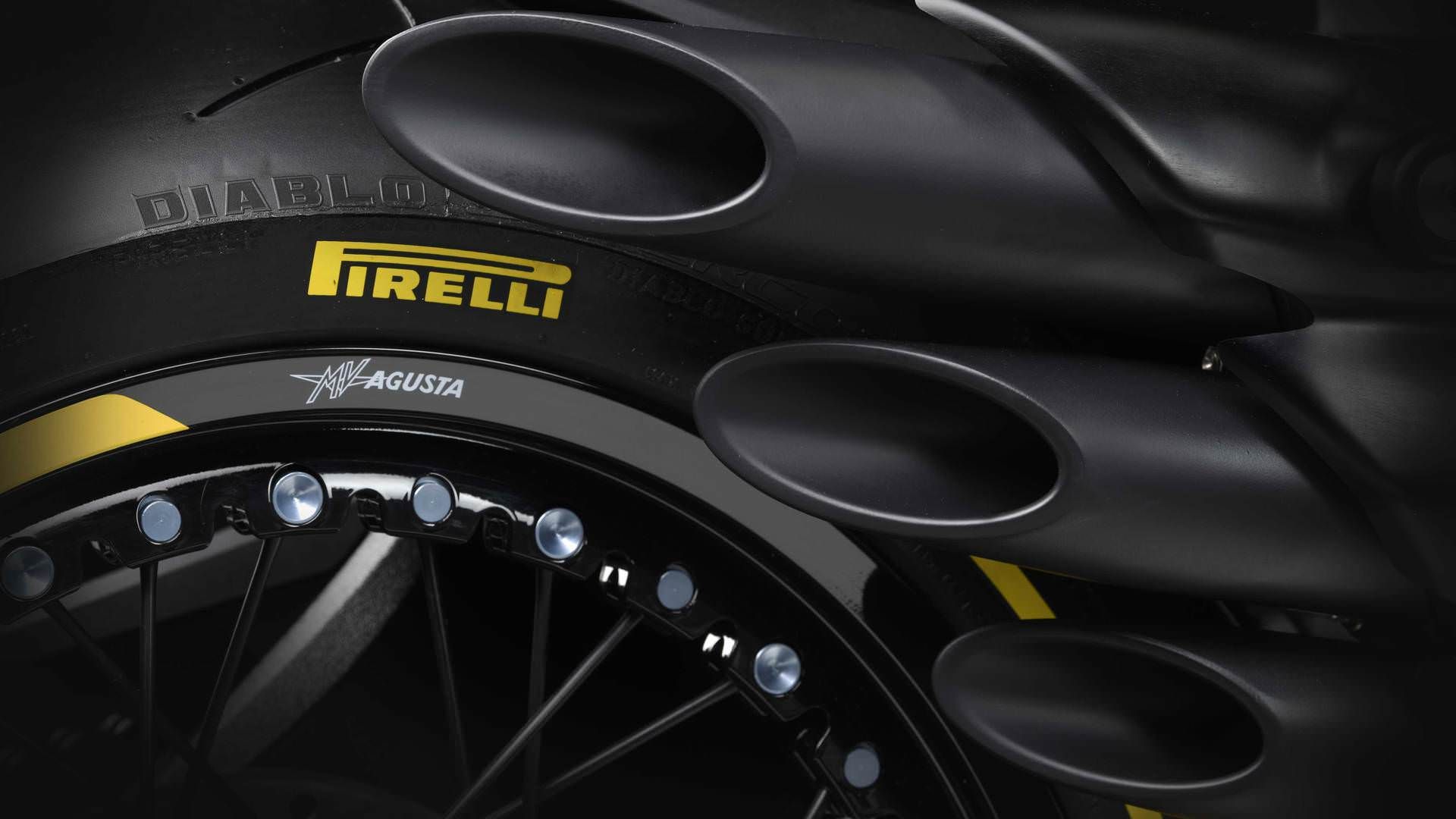 MV Agusta Brutale 800RR Pirelli