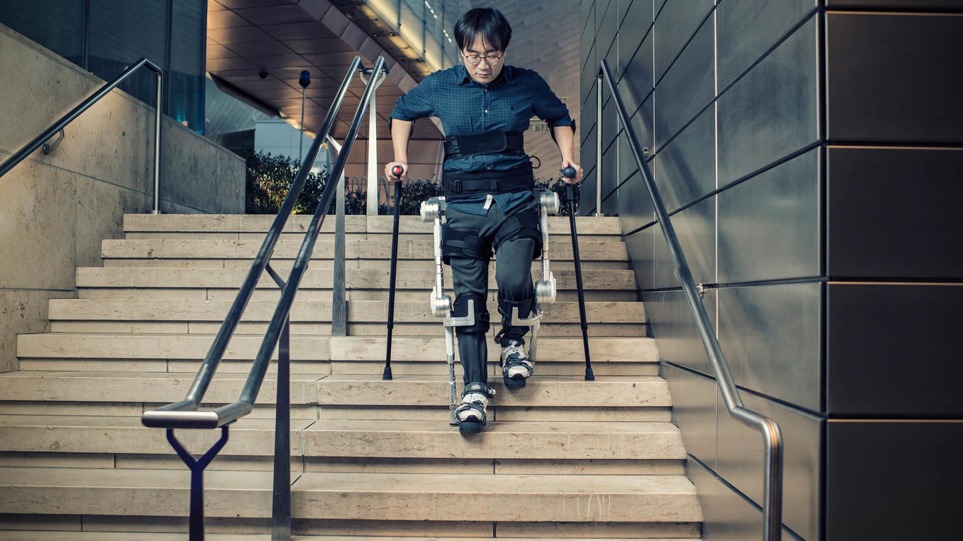 Hyundai Kia Wearable robot / ربات پوشیدنی هیوندای کیا موتورز