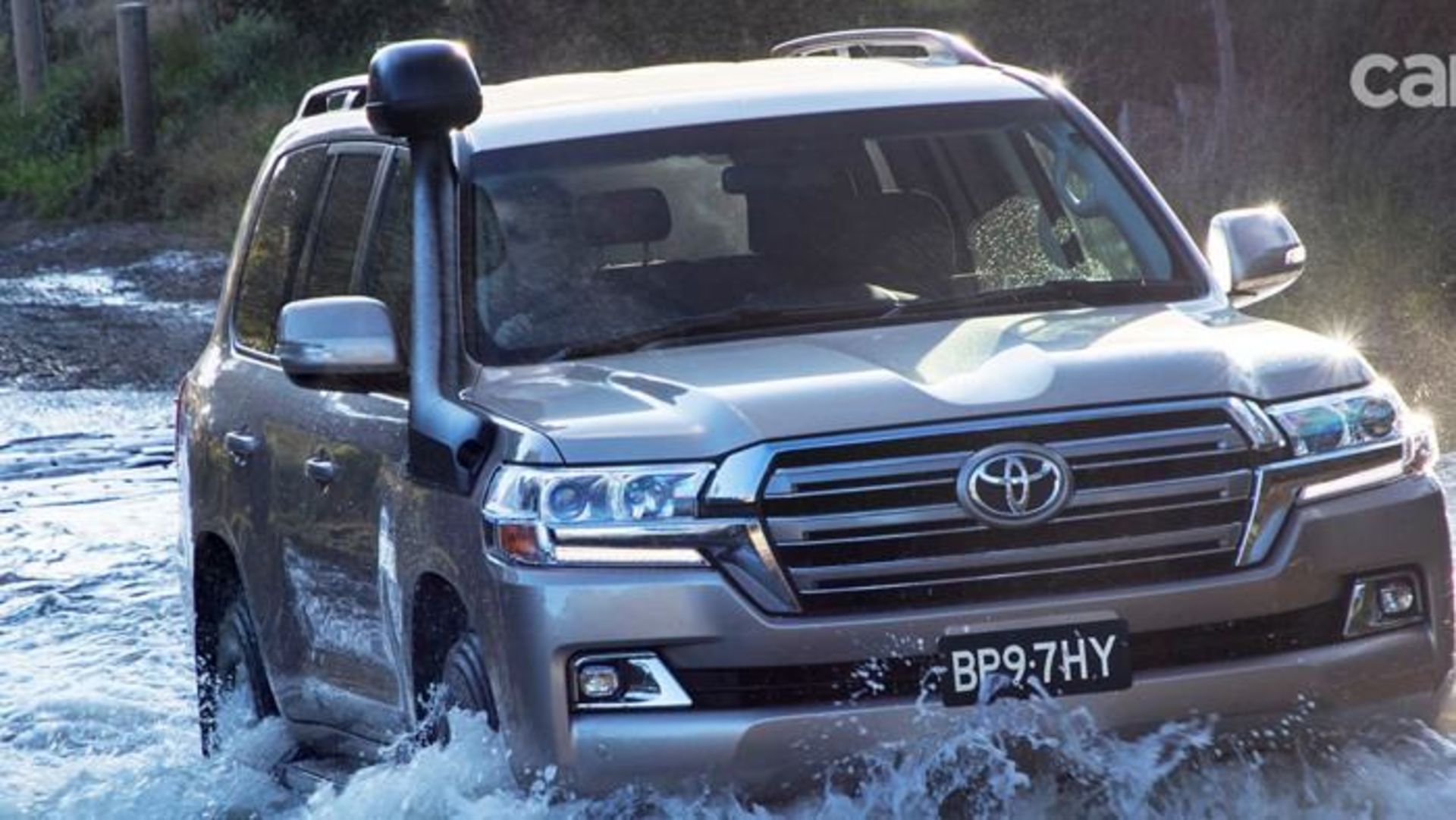 تویوتا لندکروزر