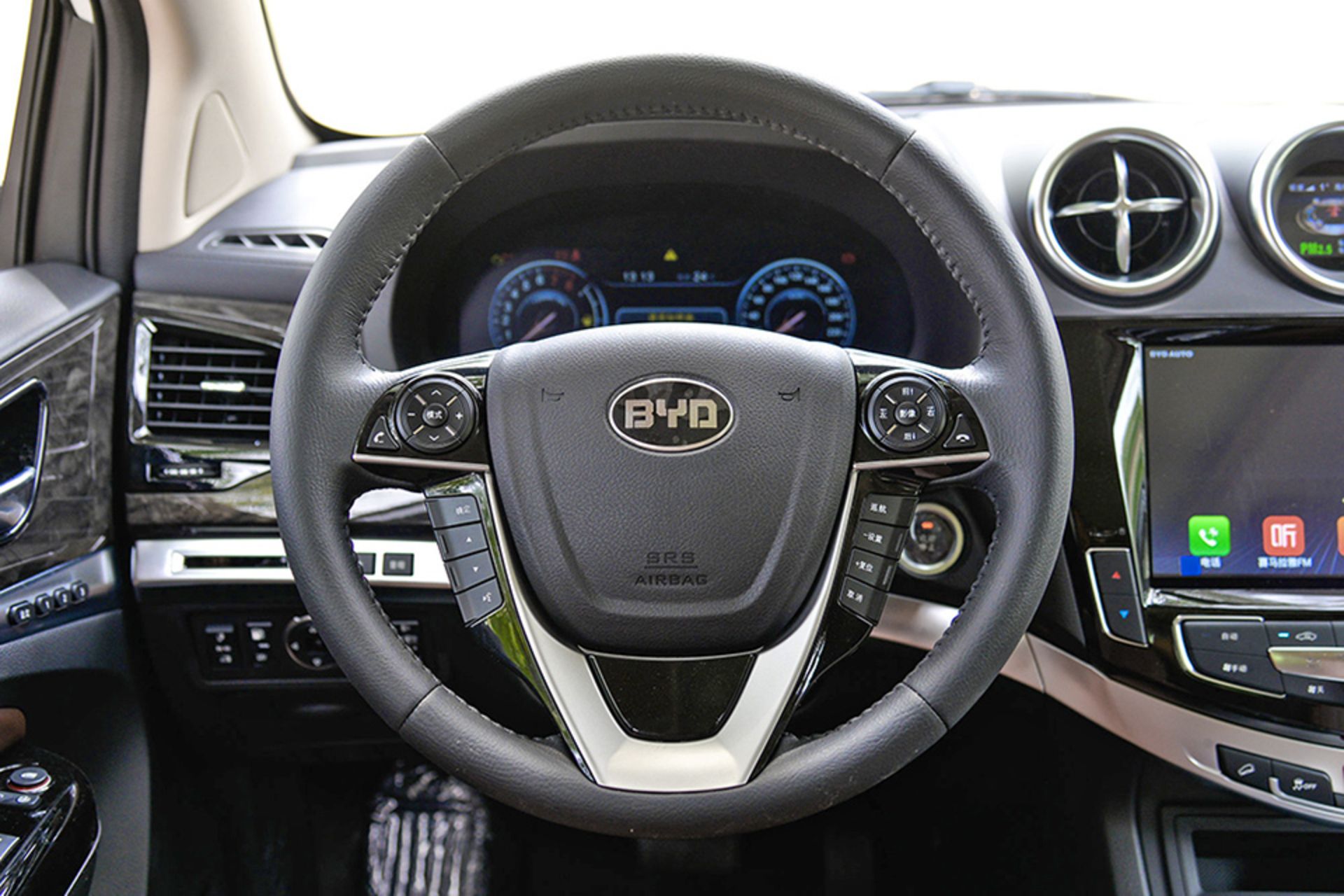 BYD S7