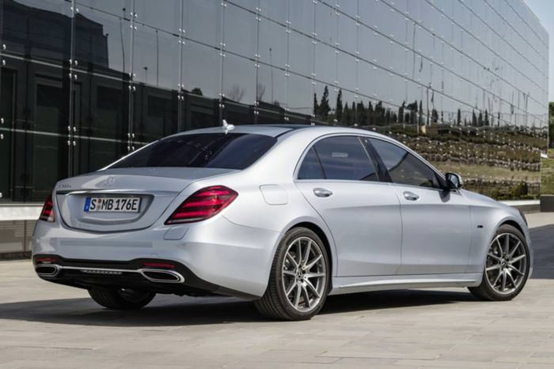 Mercedes Benz S560e