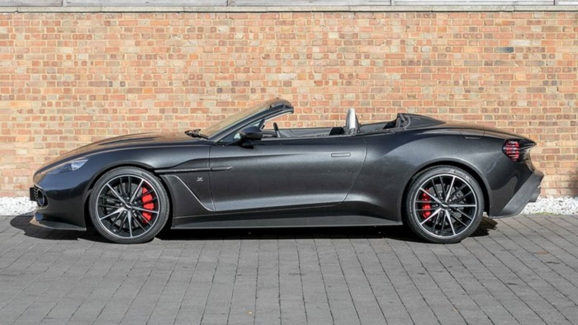 2018 Aston Martin Vanquish Volante Zagato