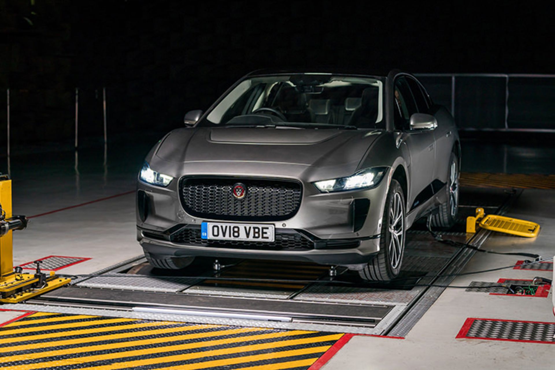 Jaguar I-Pace Electric crossover / کراس‌اور برقی جگوار I-Pace