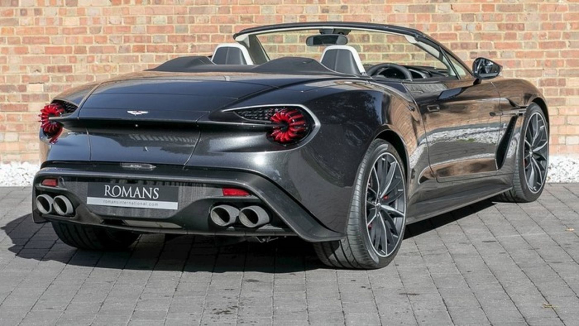2018 Aston Martin Vanquish Volante Zagato