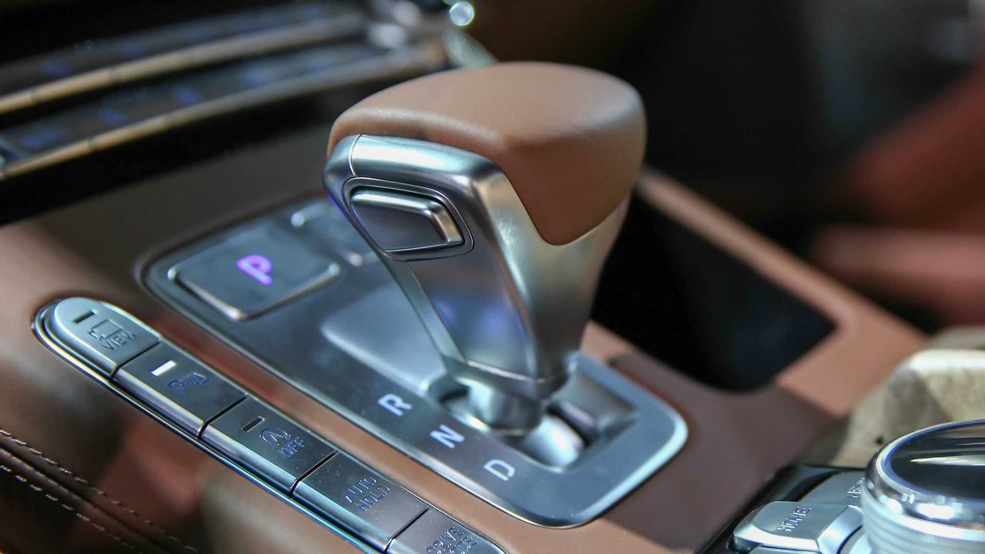 2020 Genesis G90 luxury sedan / سدان لوکس جنسیس جی 90