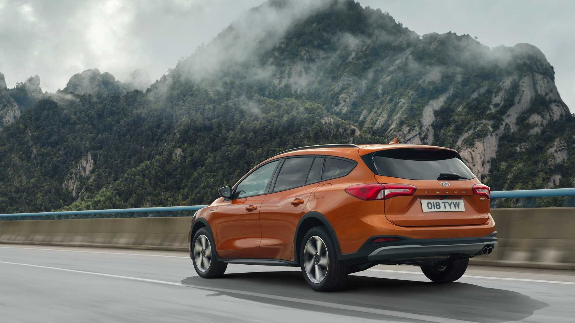 Ford Focus Active Wagon / فورد فوکوس اکتیو واگن